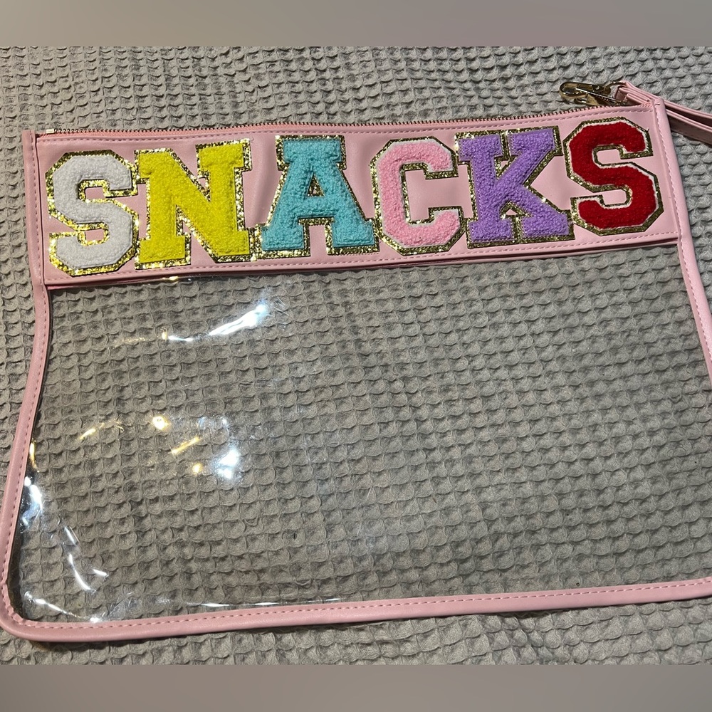 SNACKS POUCH